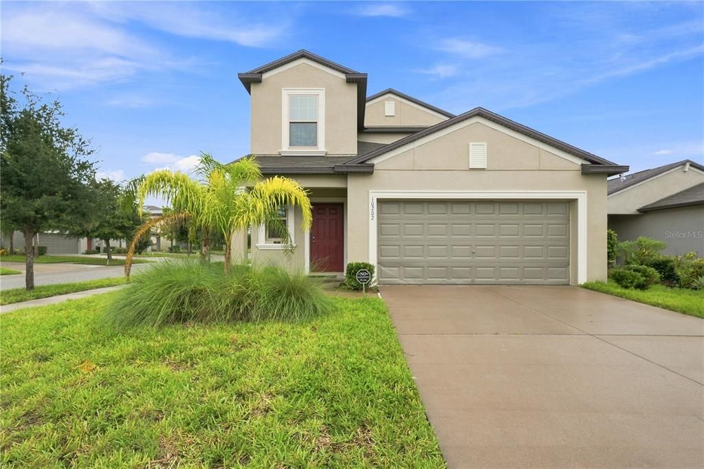 For Sale: $385,000 (5 beds, 2 baths, 2415 Square Feet)