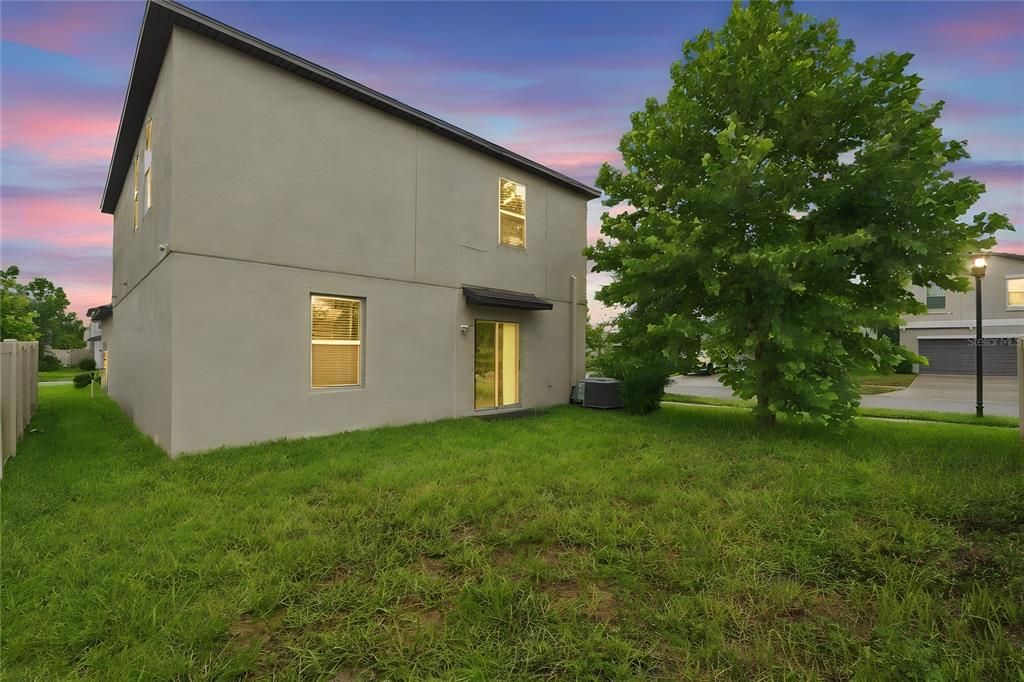 For Sale: $385,000 (5 beds, 2 baths, 2415 Square Feet)