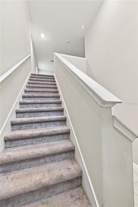 For Sale: $385,000 (5 beds, 2 baths, 2415 Square Feet)