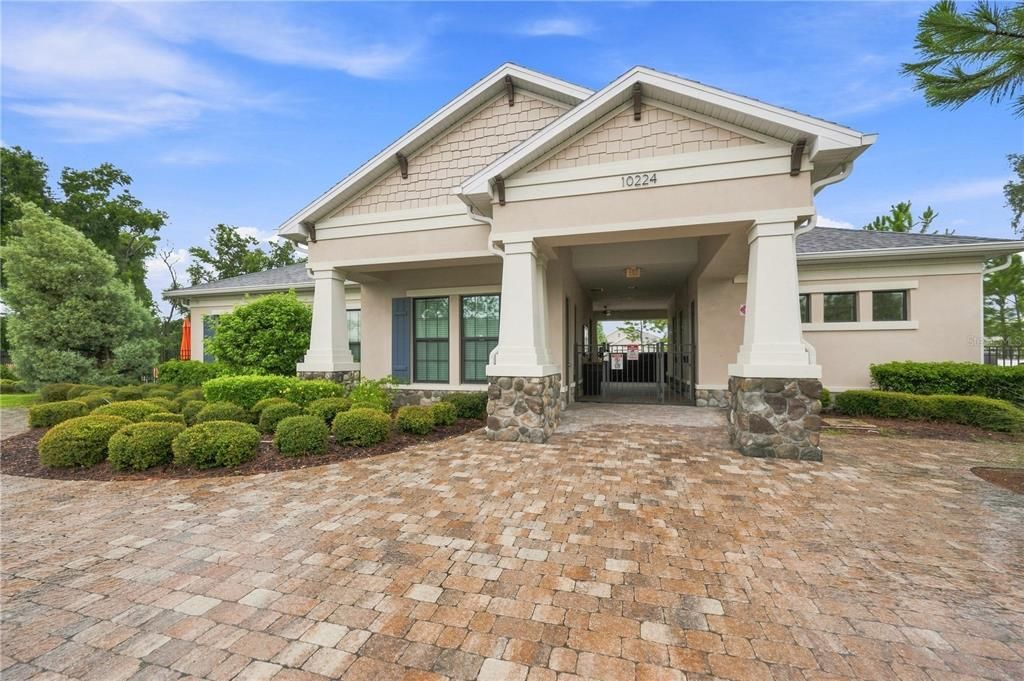 For Sale: $385,000 (5 beds, 2 baths, 2415 Square Feet)