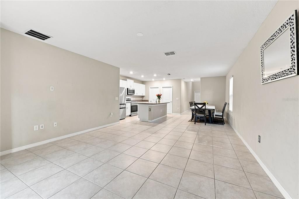 For Sale: $385,000 (5 beds, 2 baths, 2415 Square Feet)