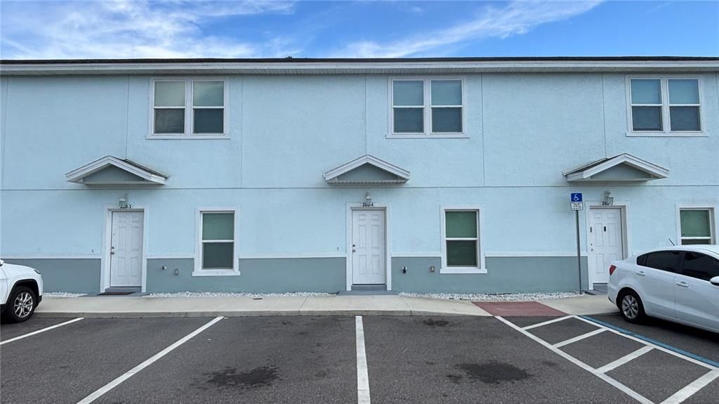 For Rent: $1,695 (3 beds, 3 baths, 1428 Square Feet)