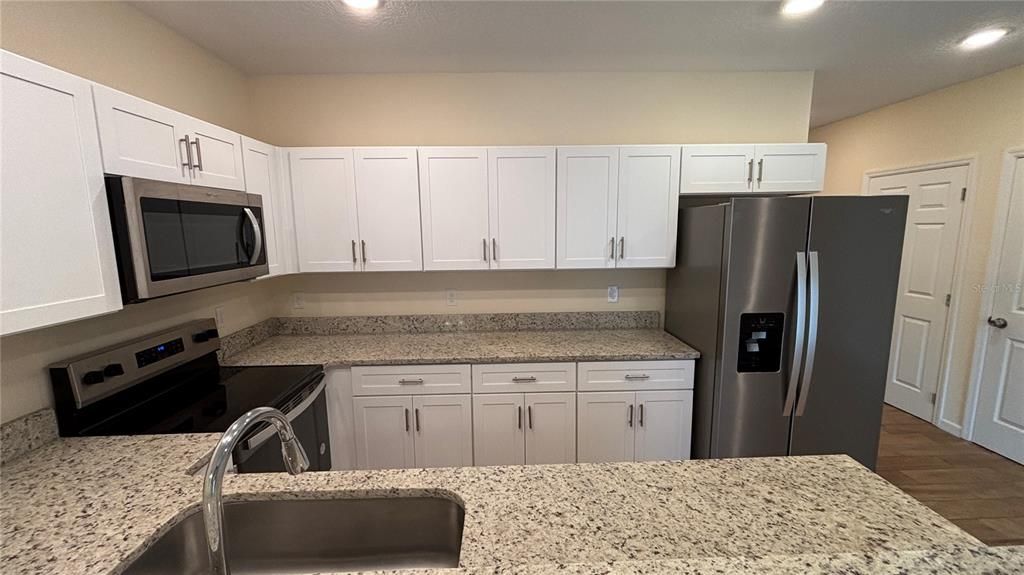 For Rent: $1,695 (3 beds, 3 baths, 1428 Square Feet)