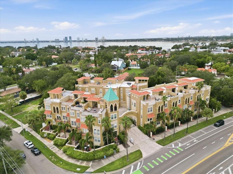 For Sale: $1,190,000 (3 beds, 3 baths, 2810 Square Feet)
