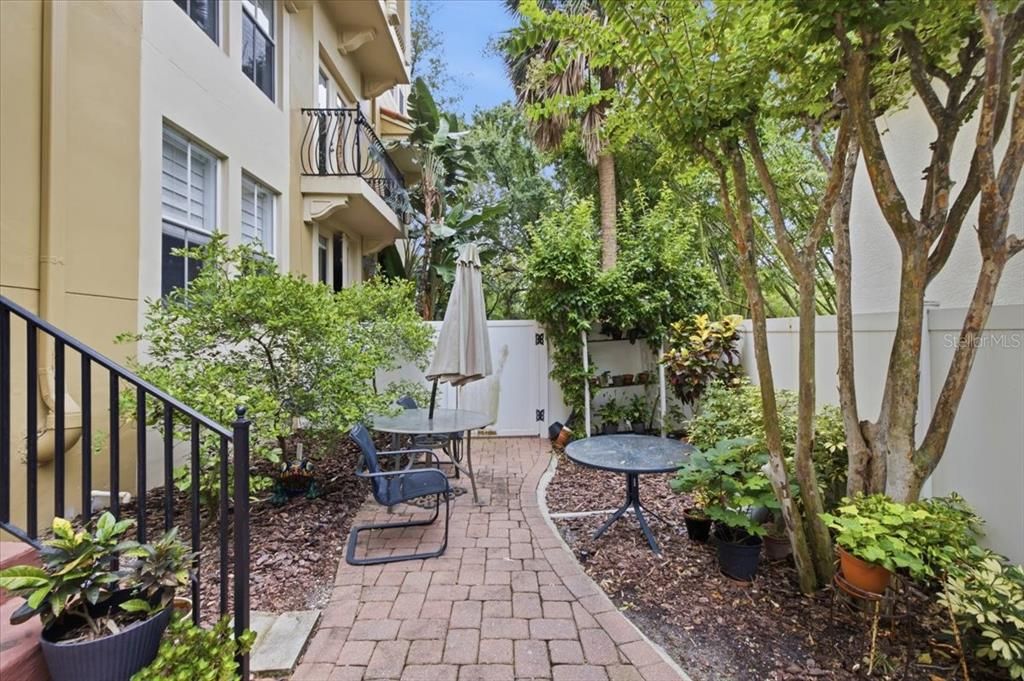 For Sale: $1,190,000 (3 beds, 3 baths, 2810 Square Feet)