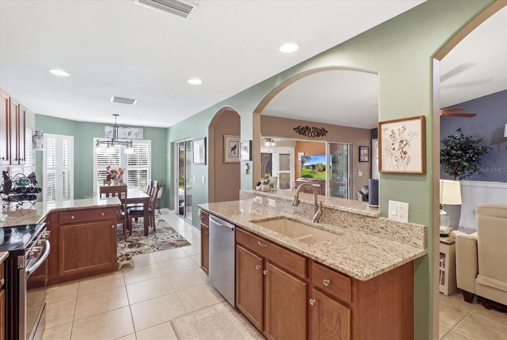 For Sale: $329,997 (3 beds, 2 baths, 1662 Square Feet)