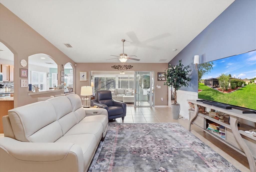 For Sale: $329,997 (3 beds, 2 baths, 1662 Square Feet)