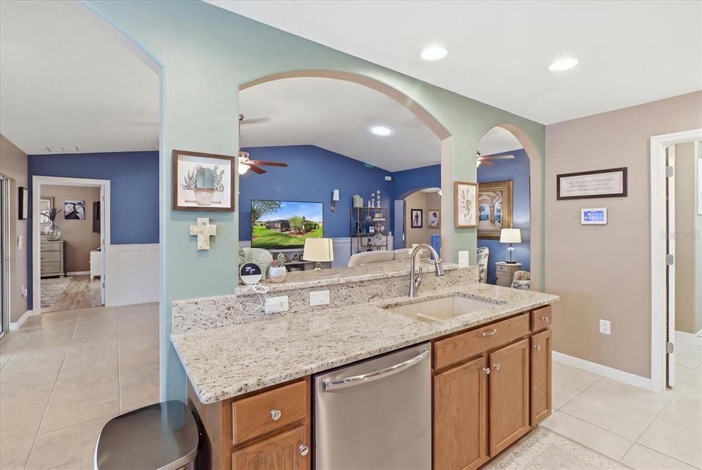 For Sale: $329,997 (3 beds, 2 baths, 1662 Square Feet)