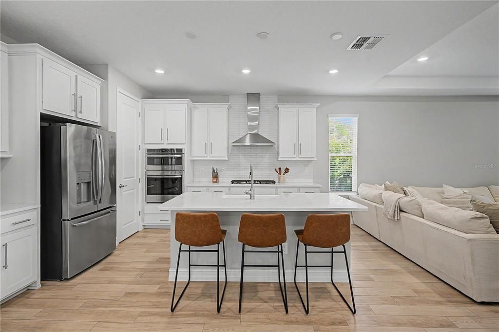 For Sale: $600,000 (3 beds, 2 baths, 2137 Square Feet)