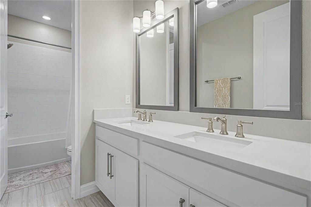 For Sale: $600,000 (3 beds, 2 baths, 2137 Square Feet)
