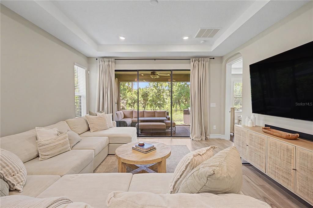 For Sale: $600,000 (3 beds, 2 baths, 2137 Square Feet)