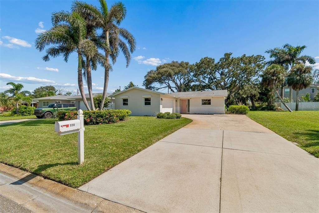 For Rent: $4,000 (2 beds, 2 baths, 1310 Square Feet)
