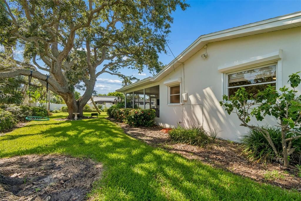 For Rent: $4,000 (2 beds, 2 baths, 1310 Square Feet)