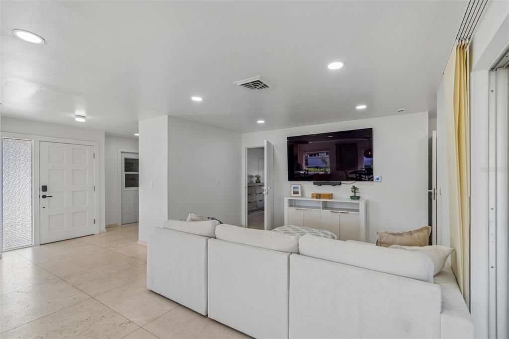 For Rent: $4,000 (2 beds, 2 baths, 1310 Square Feet)