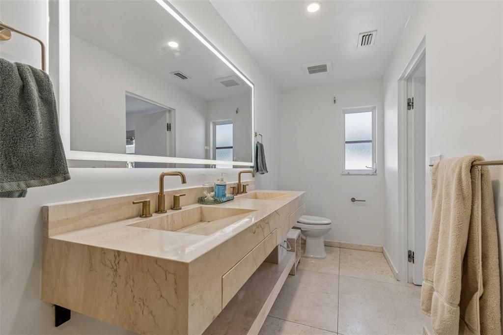 For Rent: $4,000 (2 beds, 2 baths, 1310 Square Feet)