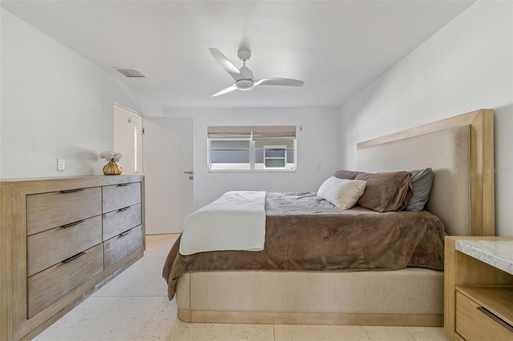For Rent: $4,000 (2 beds, 2 baths, 1310 Square Feet)