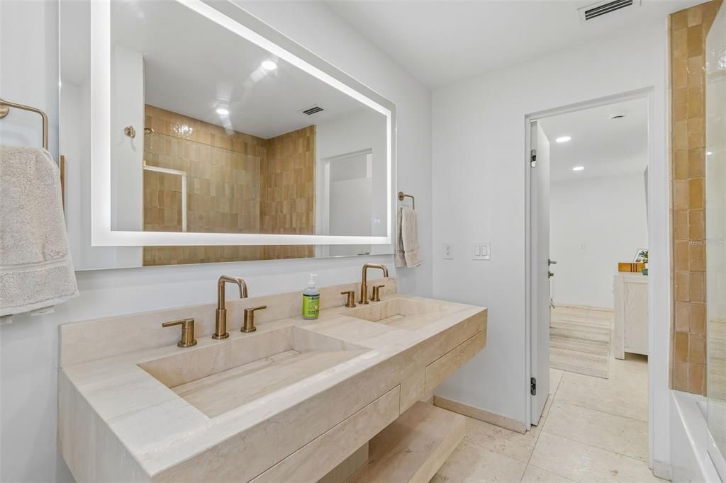 For Rent: $4,000 (2 beds, 2 baths, 1310 Square Feet)