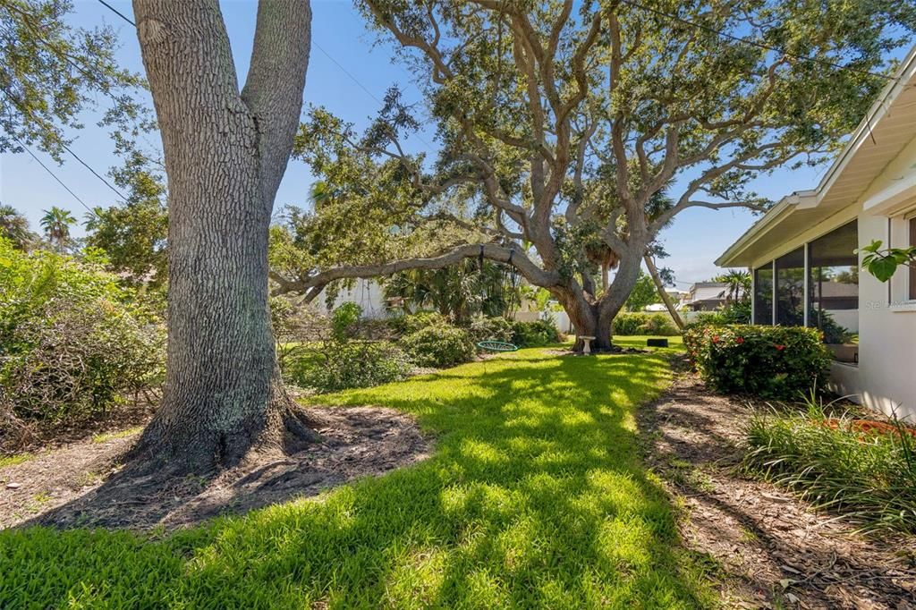 For Rent: $4,000 (2 beds, 2 baths, 1310 Square Feet)