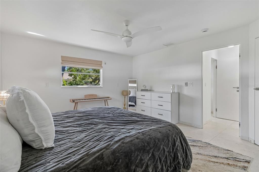 For Rent: $4,000 (2 beds, 2 baths, 1310 Square Feet)