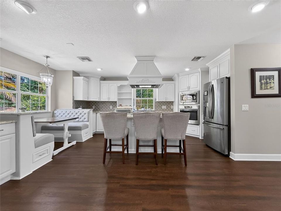 For Rent: $4,550 (5 beds, 3 baths, 3900 Square Feet)