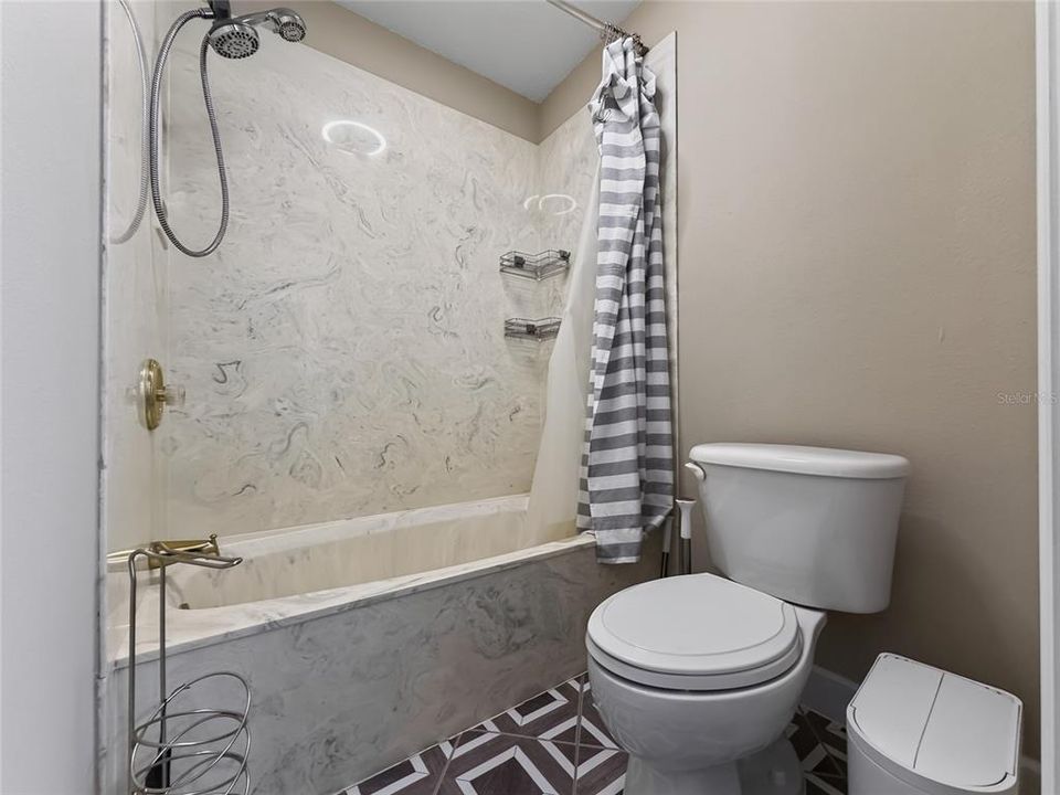 For Rent: $4,550 (5 beds, 3 baths, 3900 Square Feet)