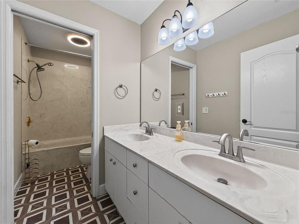 For Rent: $4,550 (5 beds, 3 baths, 3900 Square Feet)