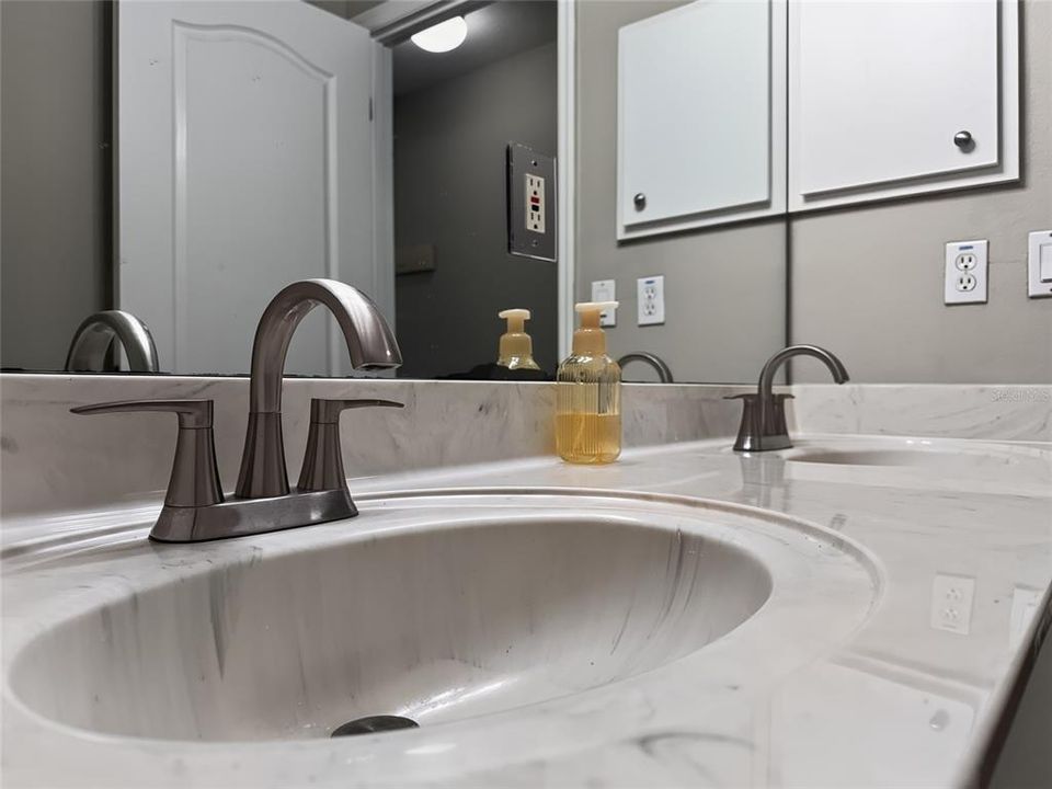 For Rent: $4,550 (5 beds, 3 baths, 3900 Square Feet)