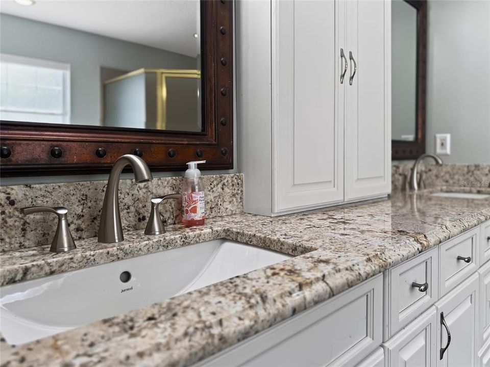 For Rent: $4,550 (5 beds, 3 baths, 3900 Square Feet)