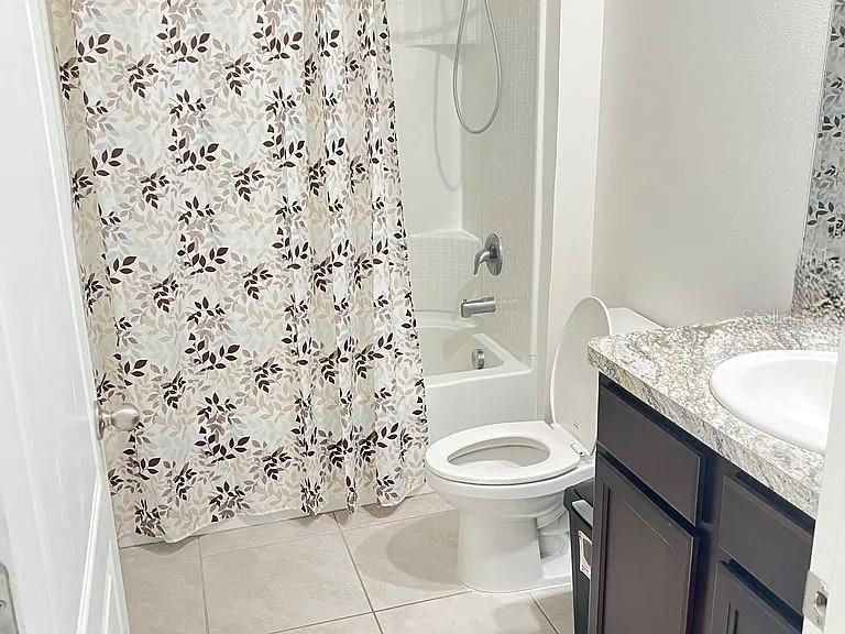 For Rent: $2,100 (4 beds, 2 baths, 1851 Square Feet)