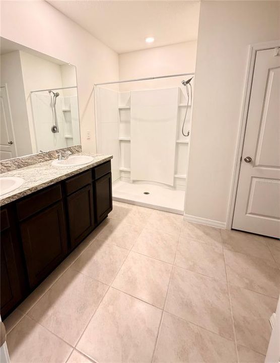 For Rent: $2,100 (4 beds, 2 baths, 1851 Square Feet)