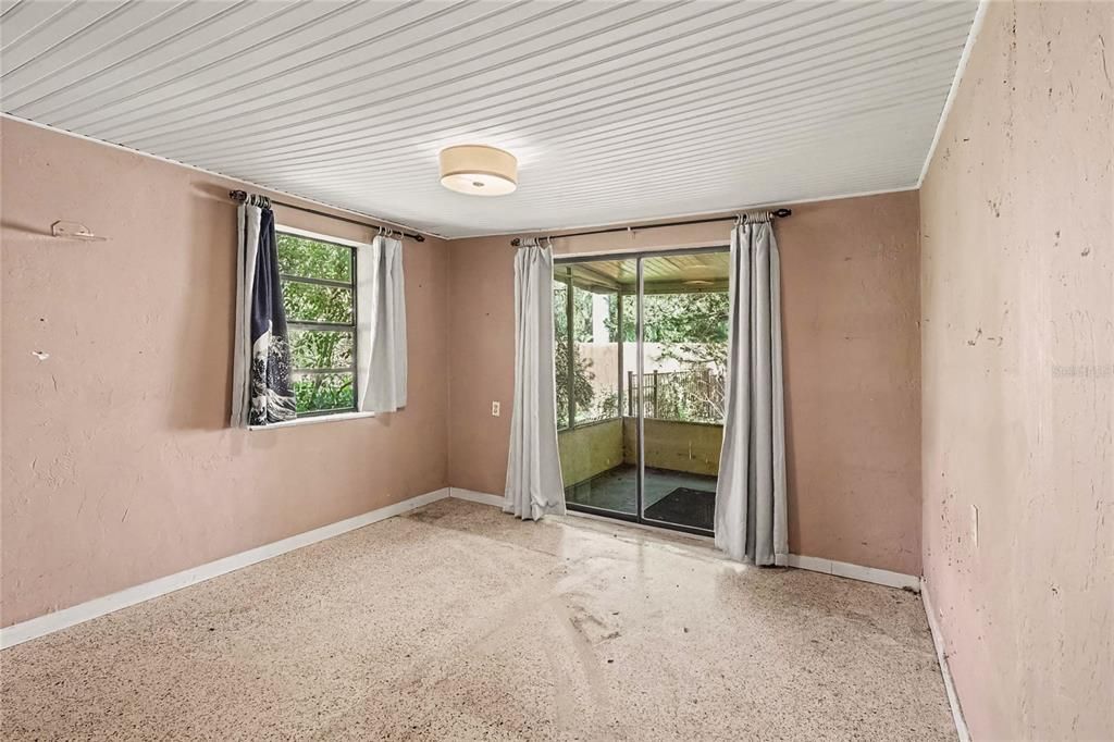 На продажу: $225,000 (2 спален, 1 ванн, 1066 Квадратных фут)