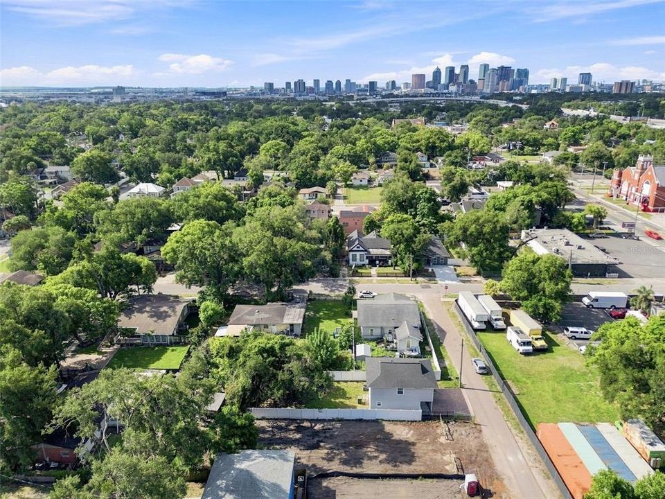 На продажу: $99,000 (0.09 acres)