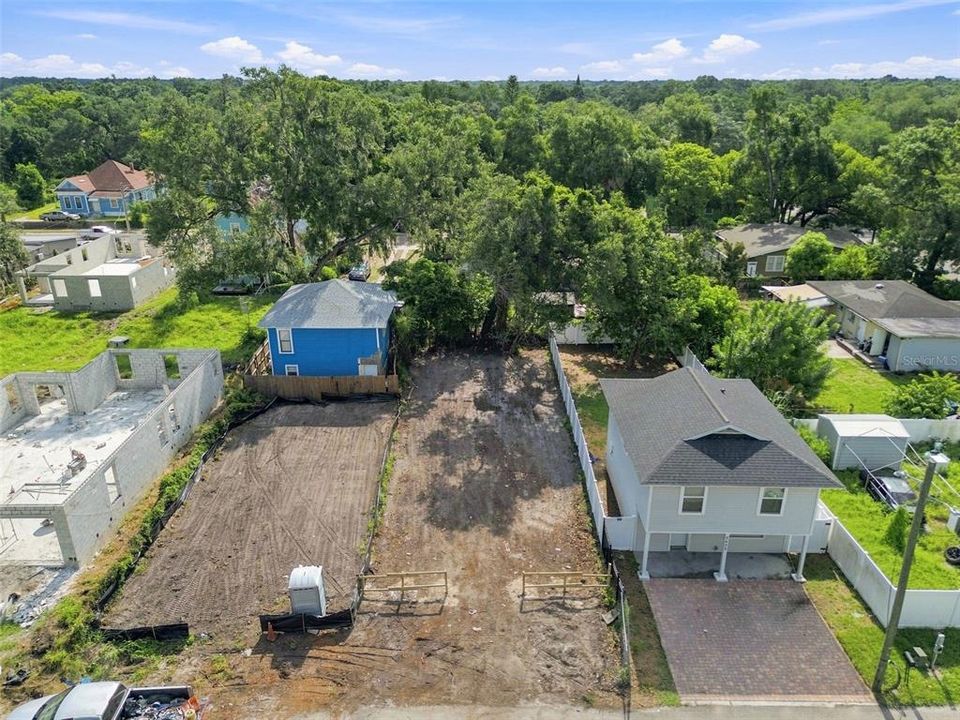 На продажу: $99,000 (0.09 acres)