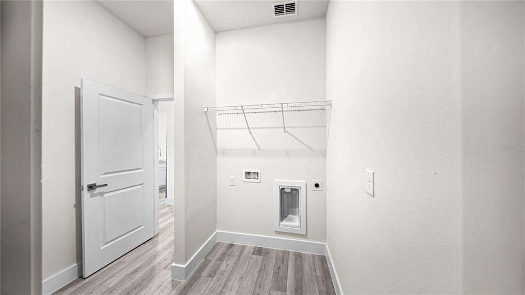 For Sale: $359,900 (4 beds, 2 baths, 1695 Square Feet)