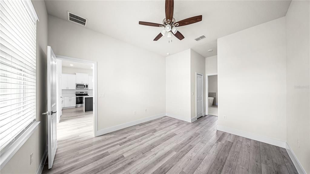For Sale: $359,900 (4 beds, 2 baths, 1695 Square Feet)