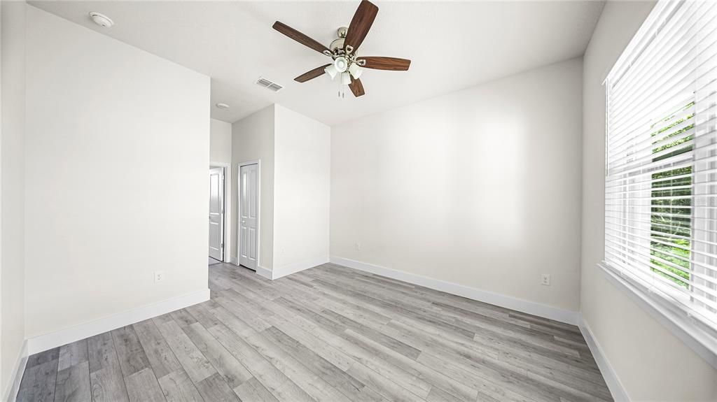 For Sale: $359,900 (4 beds, 2 baths, 1695 Square Feet)