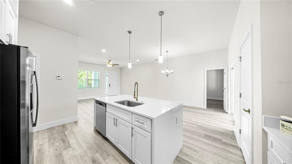 For Sale: $359,900 (4 beds, 2 baths, 1695 Square Feet)