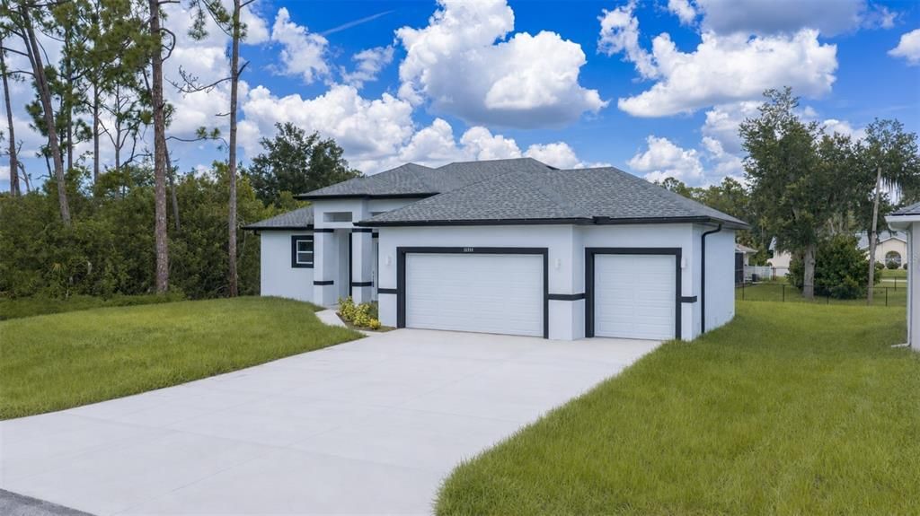 For Sale: $359,900 (4 beds, 2 baths, 1695 Square Feet)