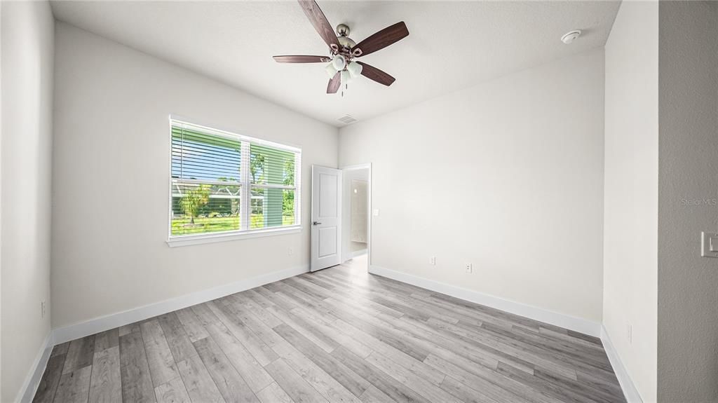 For Sale: $359,900 (4 beds, 2 baths, 1695 Square Feet)