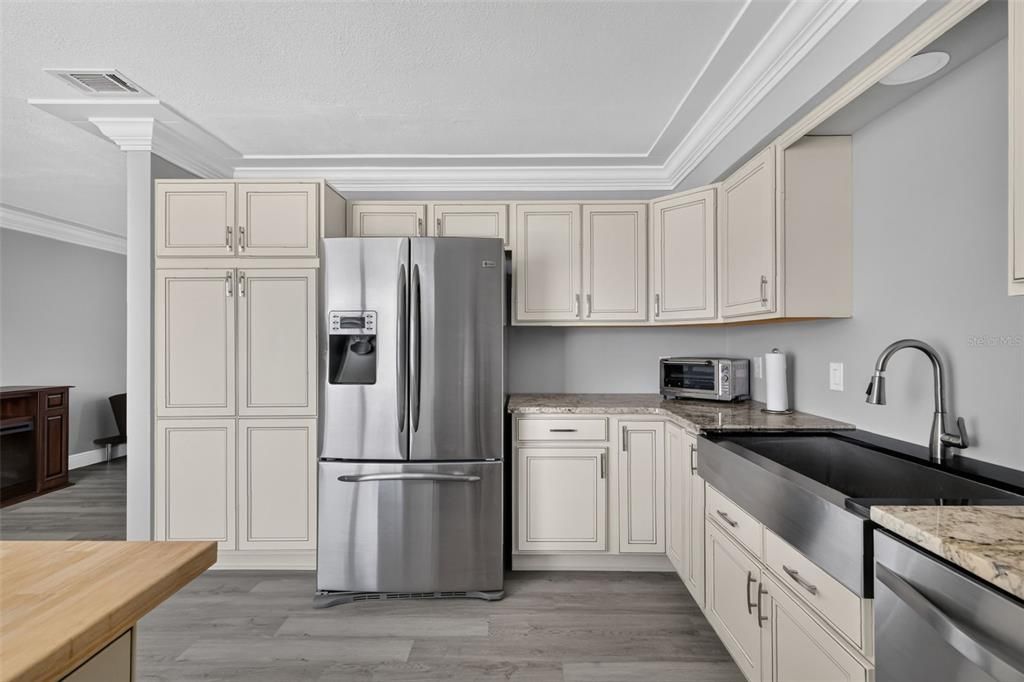 For Sale: $250,000 (3 beds, 1 baths, 1140 Square Feet)