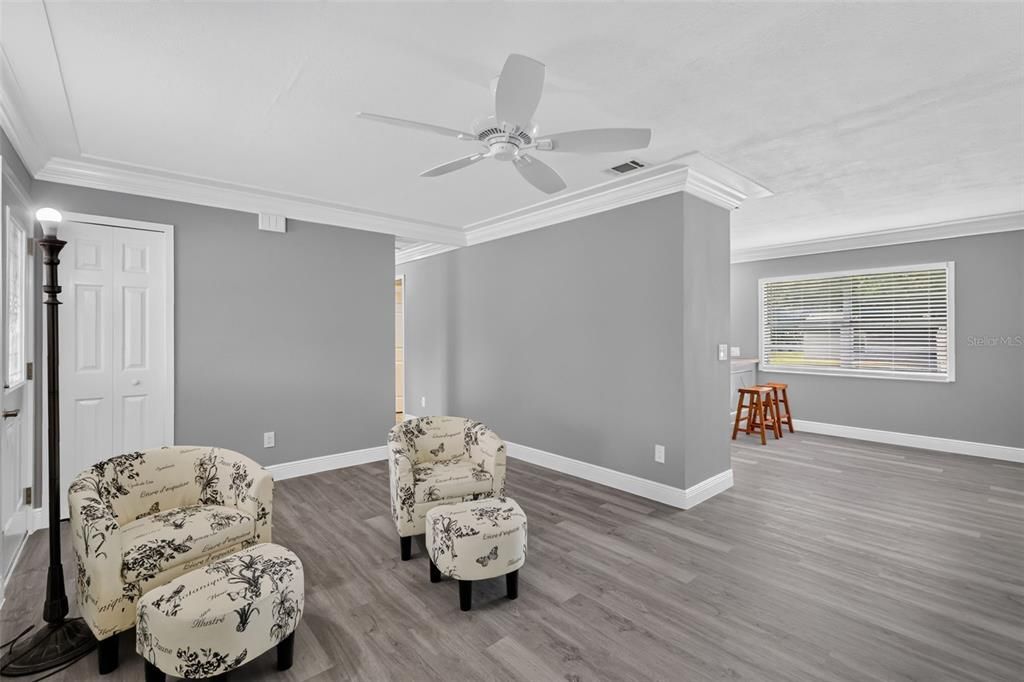 For Sale: $250,000 (3 beds, 1 baths, 1140 Square Feet)