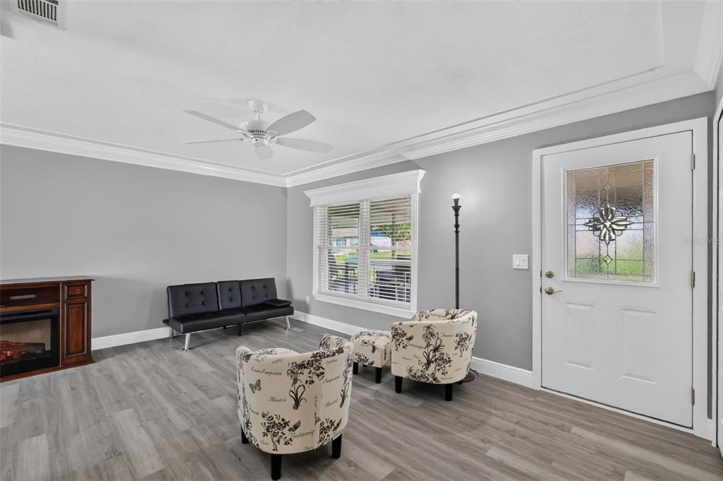 For Sale: $250,000 (3 beds, 1 baths, 1140 Square Feet)