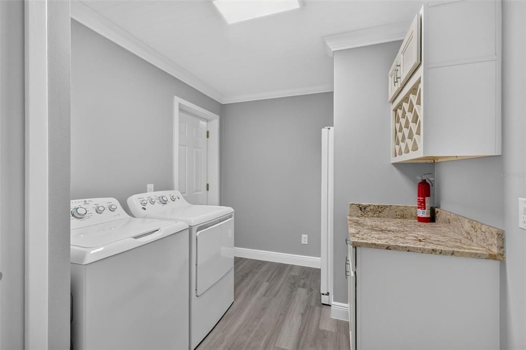 For Sale: $250,000 (3 beds, 1 baths, 1140 Square Feet)
