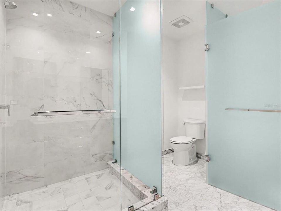 В аренду: $14,000 (3 спален, 2 ванн, 2404 Квадратных фут)