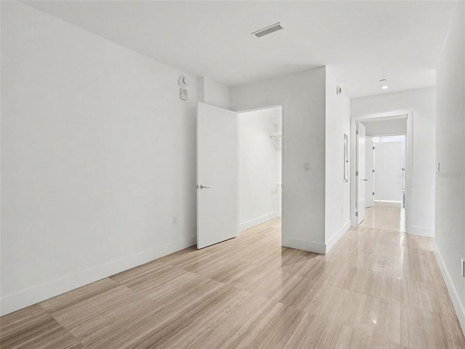 В аренду: $14,000 (3 спален, 2 ванн, 2404 Квадратных фут)