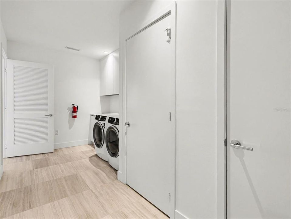 В аренду: $14,000 (3 спален, 2 ванн, 2404 Квадратных фут)