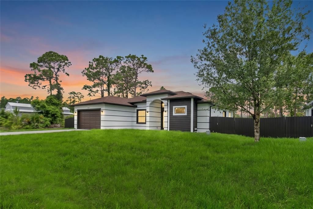 For Sale: $354,900 (4 beds, 2 baths, 1650 Square Feet)
