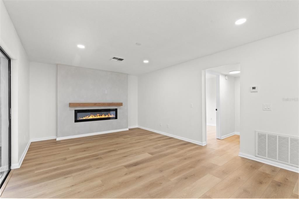 For Sale: $429,900 (4 beds, 3 baths, 1735 Square Feet)