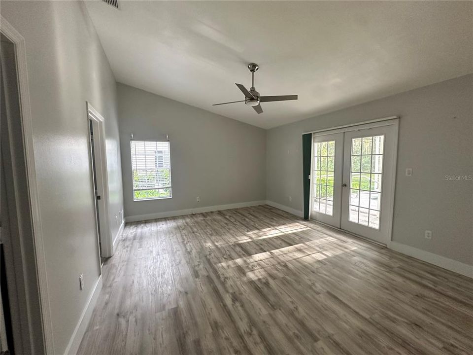 En Venta: $299,000 (2 camas, 2 baños, 2507 Pies cuadrados)