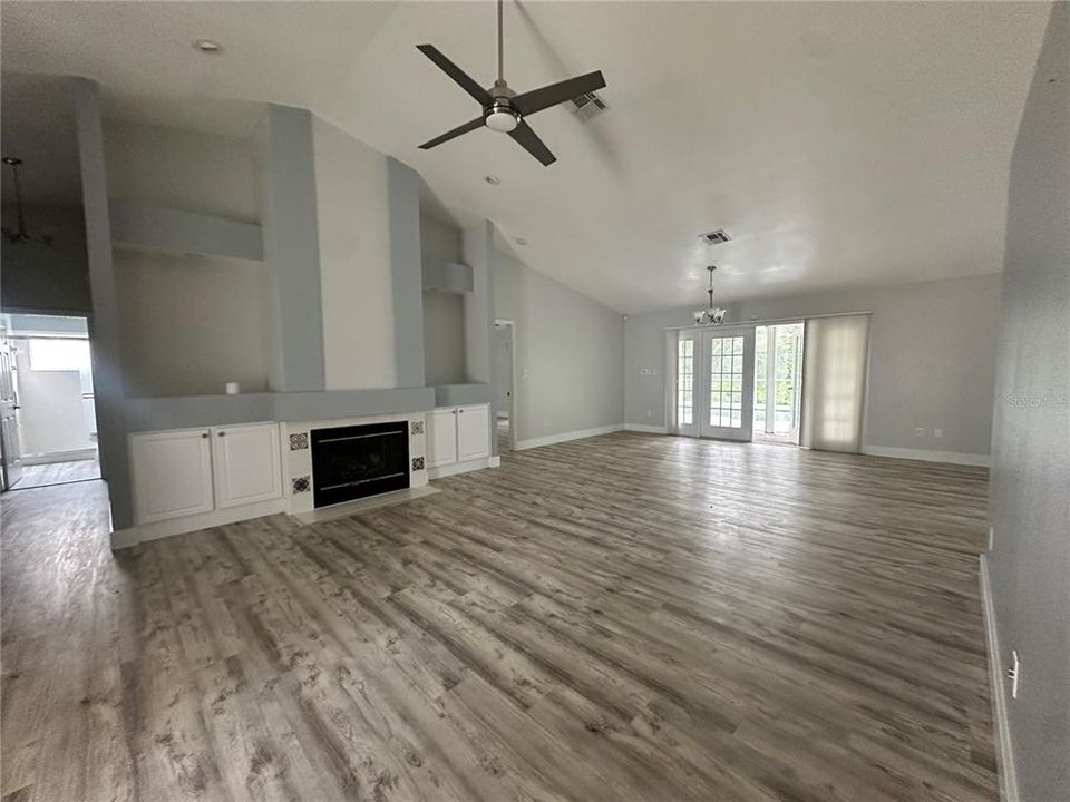 En Venta: $299,000 (2 camas, 2 baños, 2507 Pies cuadrados)